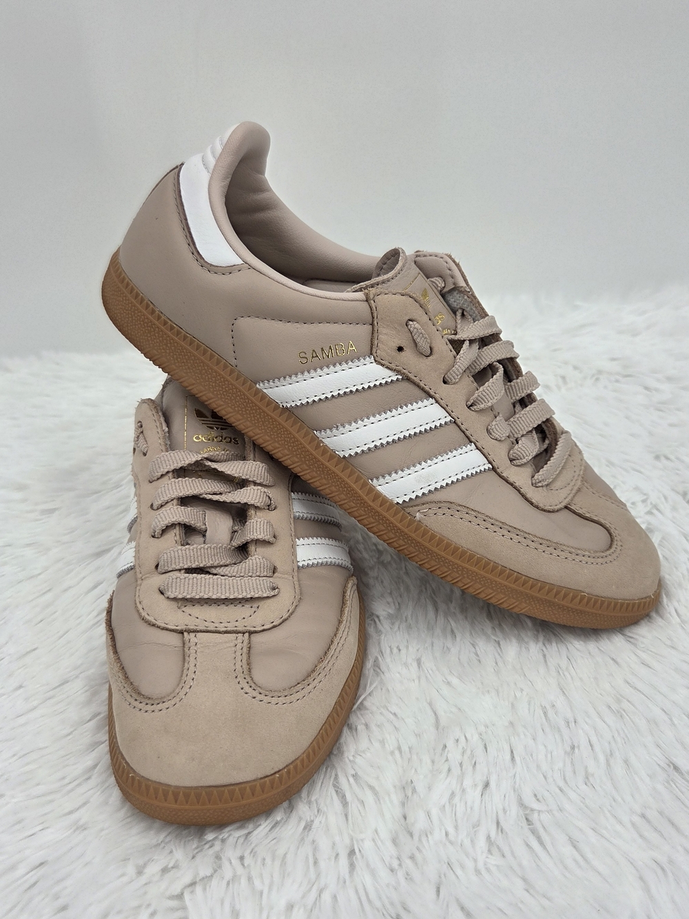 Adidas Samba Classic Men’s Sneakers in Beige with White Stripes